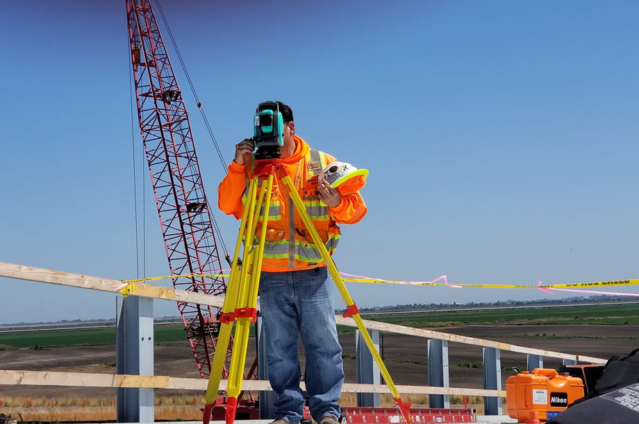 Site surveyor on job site photo | Mutual Insurance